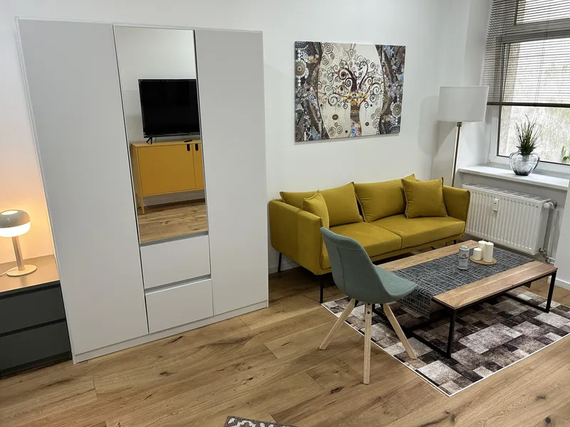 Wohnen auf Zeit exklusive hochwertig möblierte 1-Zimmer-Attelier mit EBK in Berlin — photo 1